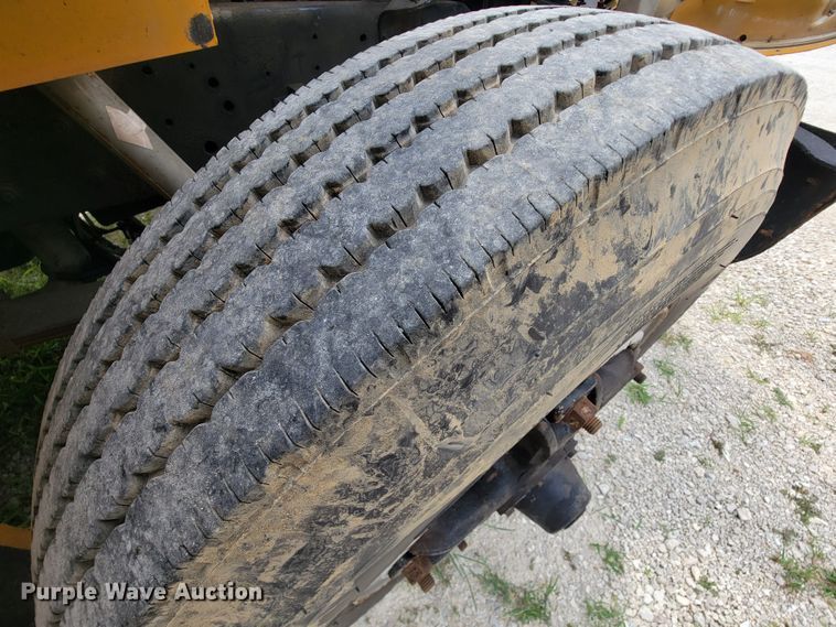 image for item KD9396 1995 International 3800  school bus