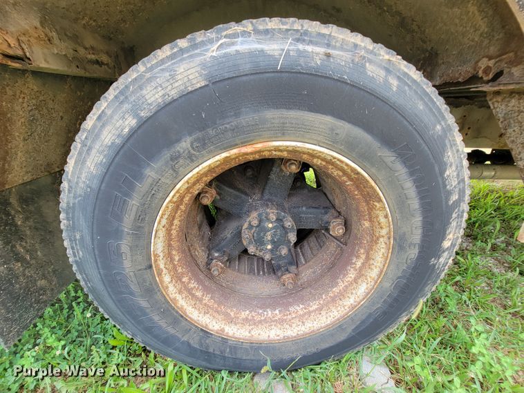 image for item KD9396 1995 International 3800  school bus