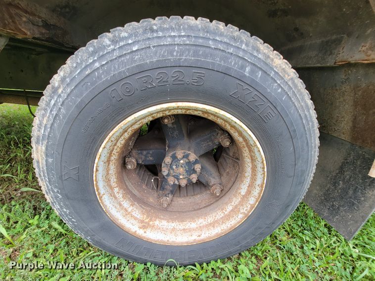 image for item KD9396 1995 International 3800  school bus