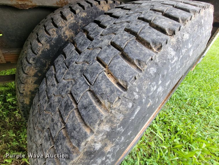 image for item KD9396 1995 International 3800  school bus