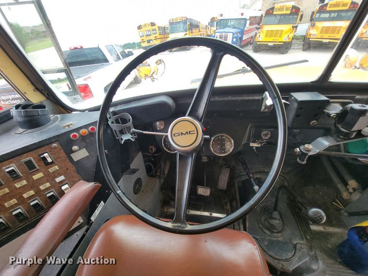 image for item KD9397 1987 GMC C6500  school bus