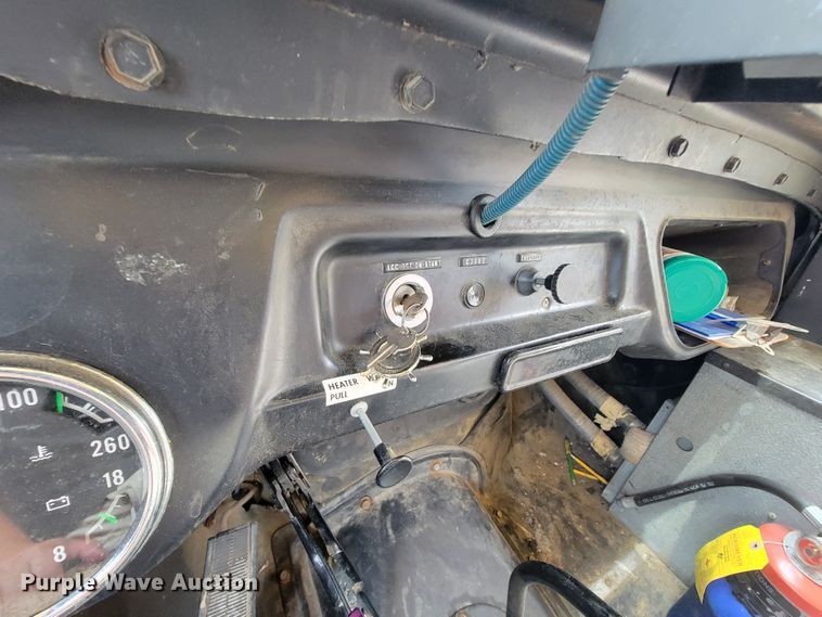 image for item KD9397 1987 GMC C6500  school bus