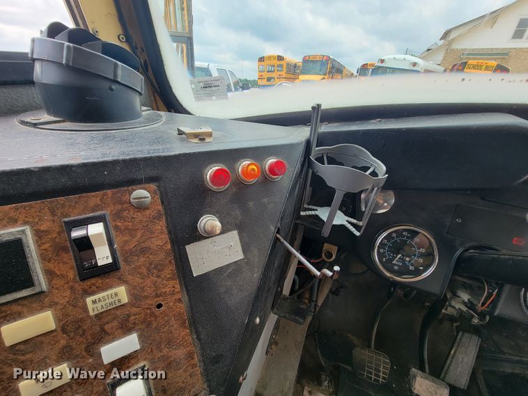 image for item KD9397 1987 GMC C6500  school bus