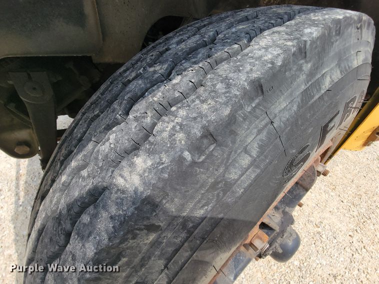 image for item KD9397 1987 GMC C6500  school bus