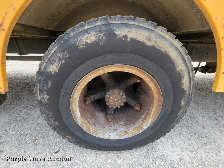 image for item KD9397 1987 GMC C6500  school bus