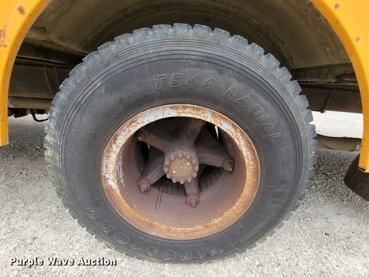 image for item KD9397 1987 GMC C6500  school bus