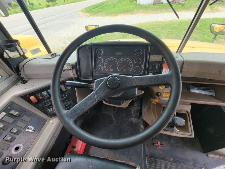 image for item KD9398 2006 Freightliner FS65  school bus