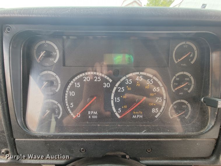 image for item KD9398 2006 Freightliner FS65  school bus