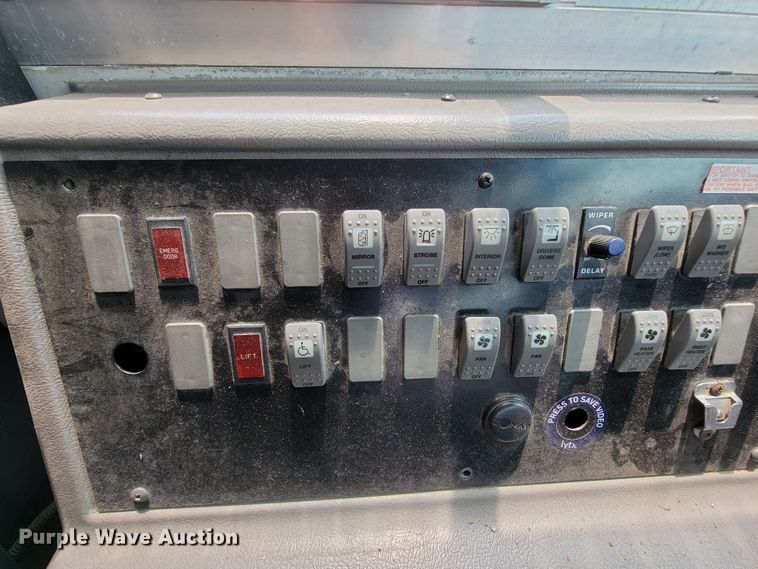 image for item KD9398 2006 Freightliner FS65  school bus