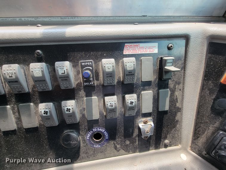 image for item KD9398 2006 Freightliner FS65  school bus