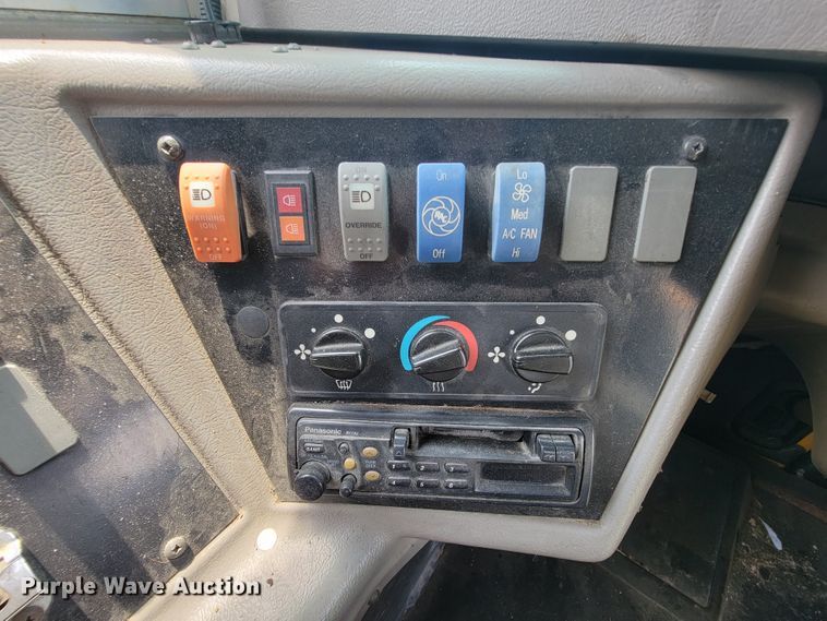 image for item KD9398 2006 Freightliner FS65  school bus