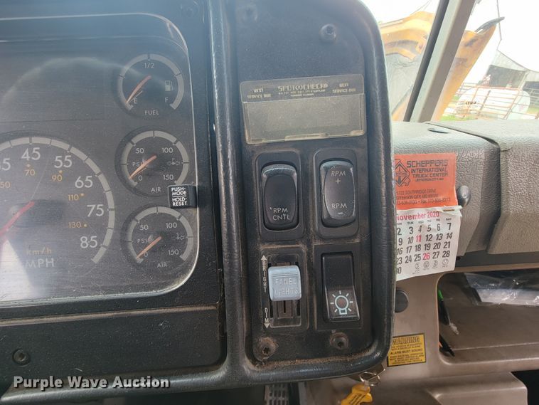 image for item KD9398 2006 Freightliner FS65  school bus