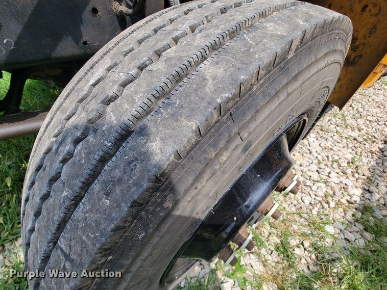 image for item KD9398 2006 Freightliner FS65  school bus