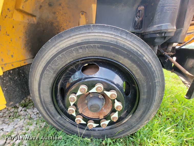 image for item KD9398 2006 Freightliner FS65  school bus