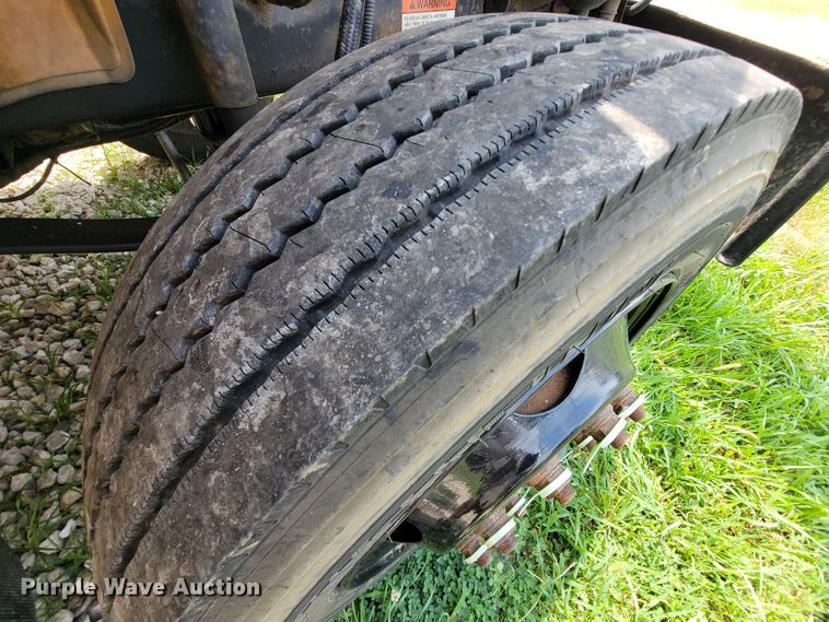 image for item KD9398 2006 Freightliner FS65  school bus