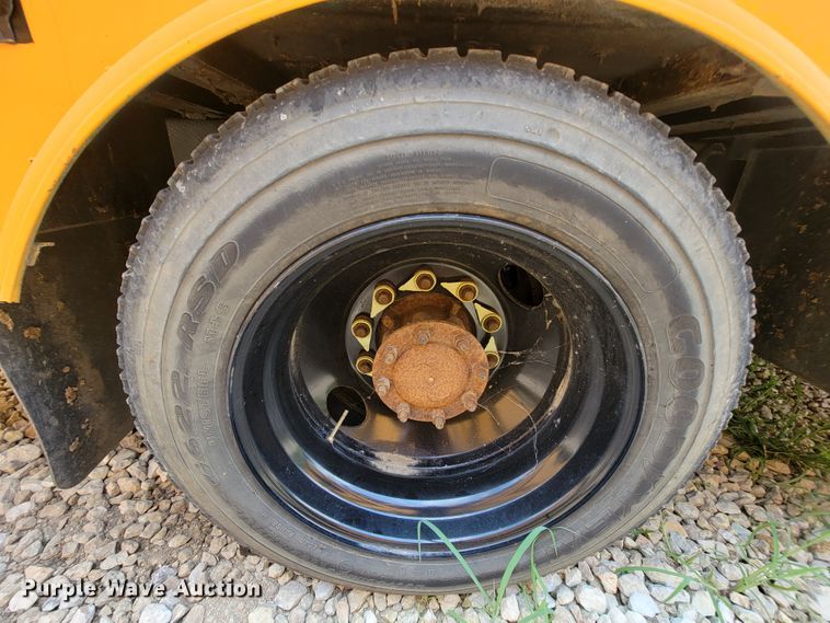 image for item KD9398 2006 Freightliner FS65  school bus