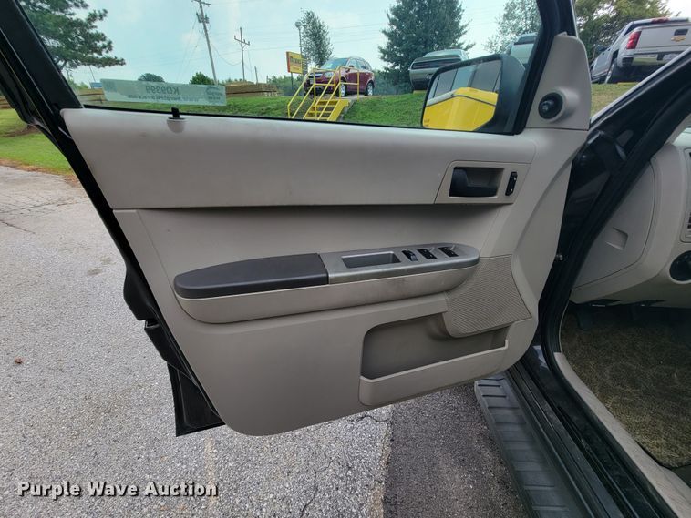 image for item KD9399 2008 Ford Escape XLT  SUV