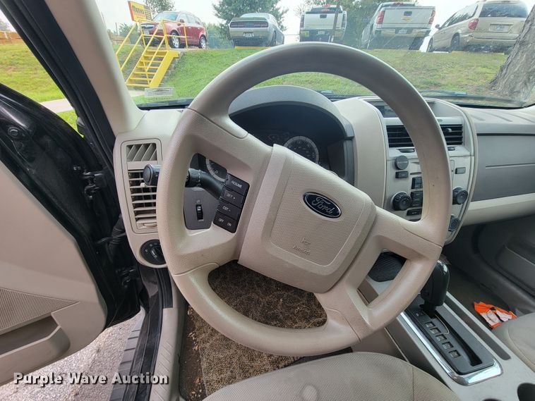 image for item KD9399 2008 Ford Escape XLT  SUV