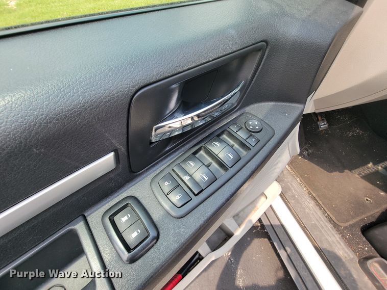 image for item KD9400 2010 Dodge Grand Caravan SE  van