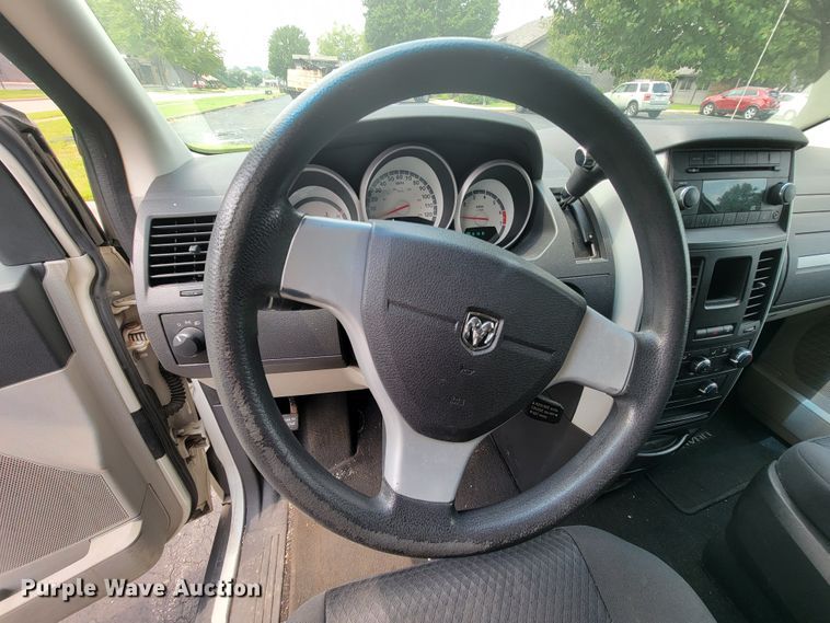 image for item KD9400 2010 Dodge Grand Caravan SE  van