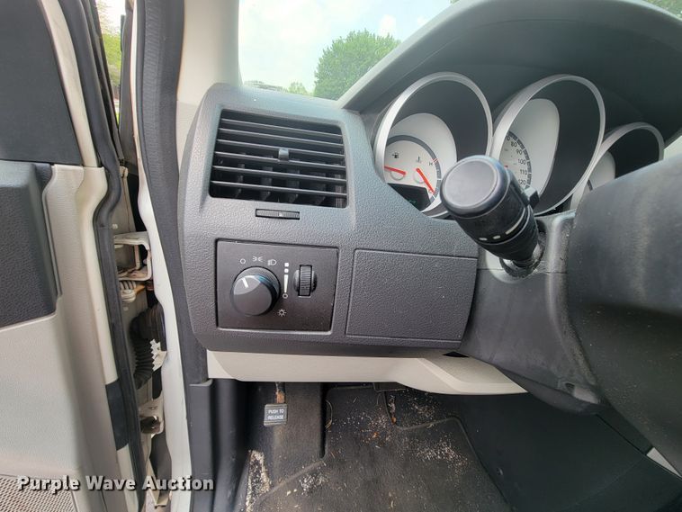 image for item KD9400 2010 Dodge Grand Caravan SE  van