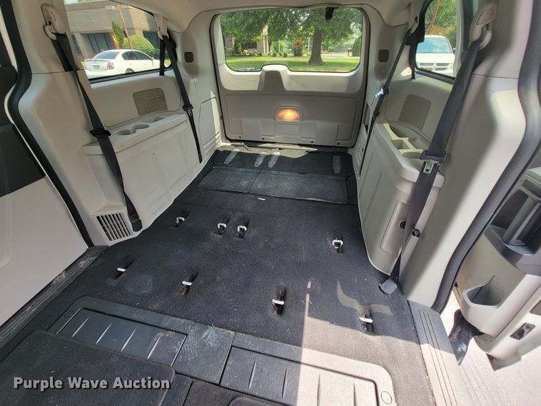 image for item KD9400 2010 Dodge Grand Caravan SE  van