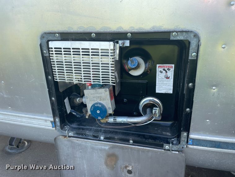 image for item KK9546 1978 Airstream Sovereign  camper