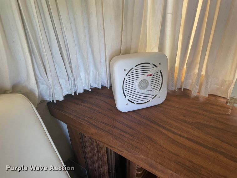 image for item KK9546 1978 Airstream Sovereign  camper