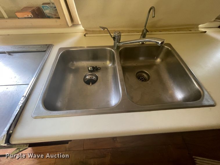 image for item KK9546 1978 Airstream Sovereign  camper