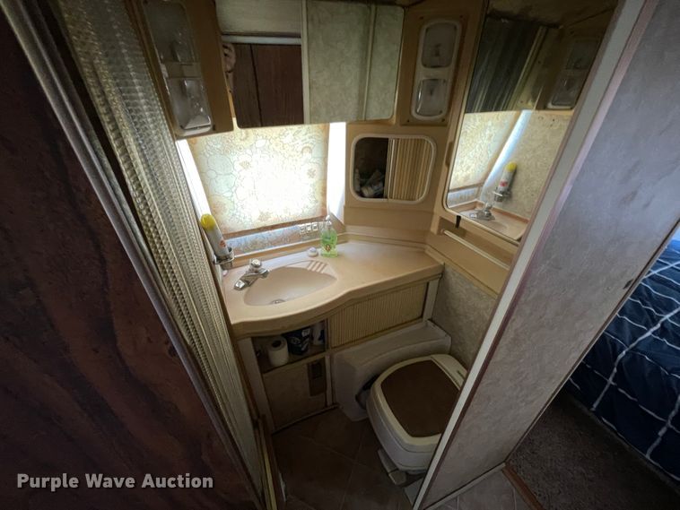 image for item KK9546 1978 Airstream Sovereign  camper