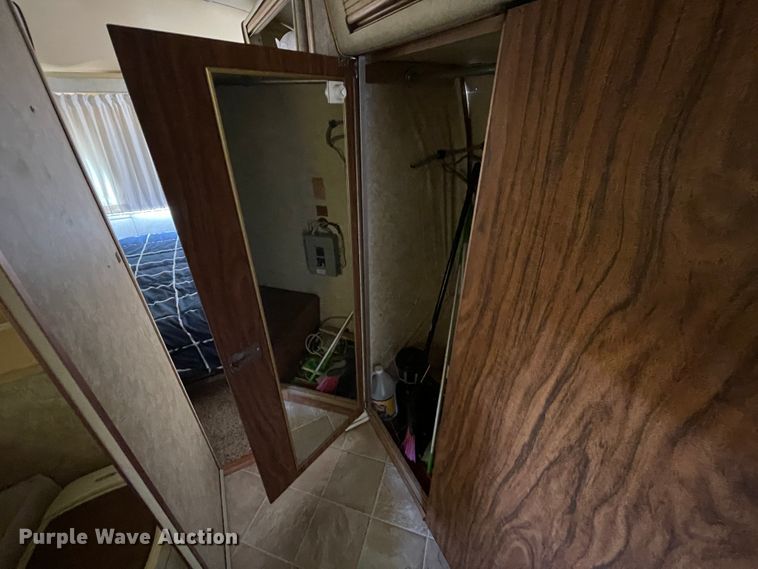 image for item KK9546 1978 Airstream Sovereign  camper