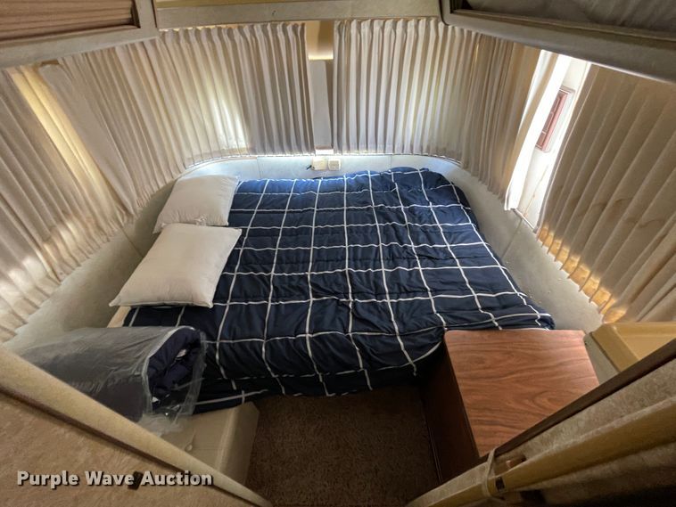 image for item KK9546 1978 Airstream Sovereign  camper