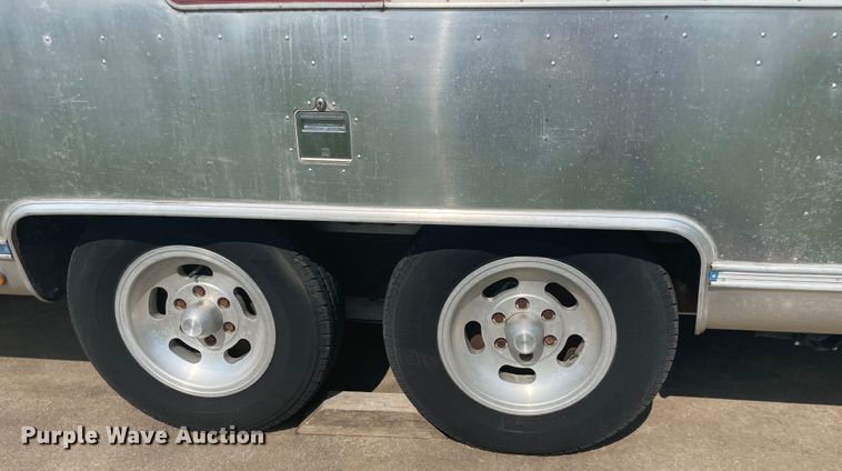image for item KK9546 1978 Airstream Sovereign  camper