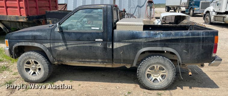 image for item KK9565 1997 Nissan  pickup truck