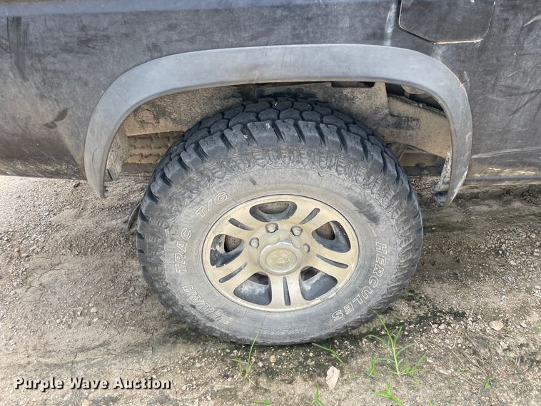 image for item KK9565 1997 Nissan  pickup truck