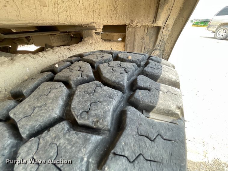 image for item KK9565 1997 Nissan  pickup truck