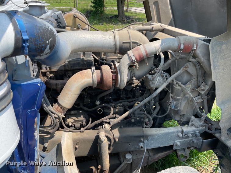 image for item KK9619 1999 Mack RD6  roll-off container truck