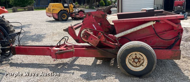 image for item KK9628 1985 Leon  rock picker