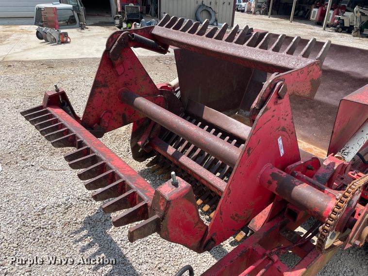 image for item KK9628 1985 Leon  rock picker