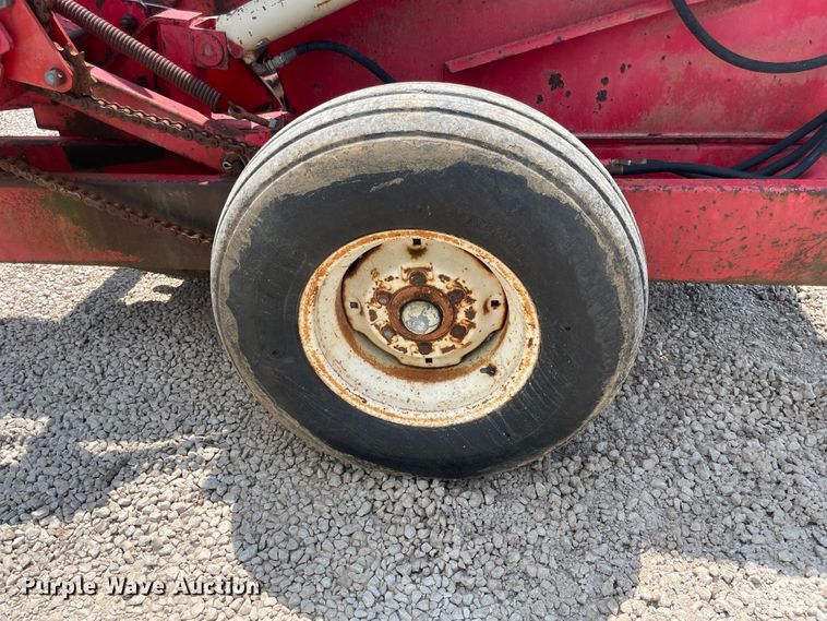 image for item KK9628 1985 Leon  rock picker