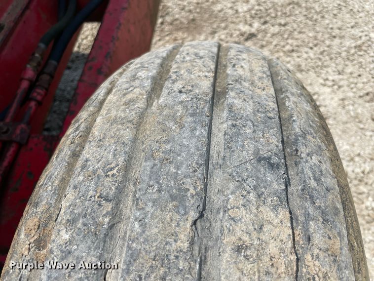 image for item KK9628 1985 Leon  rock picker