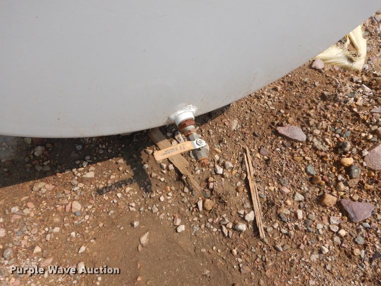 image for item KV9236 (2) tanks