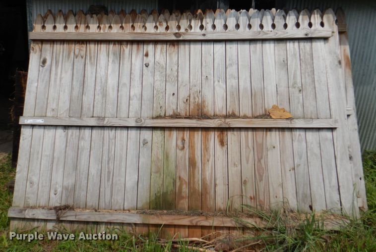image for item KX9671 (4) wood fence sections