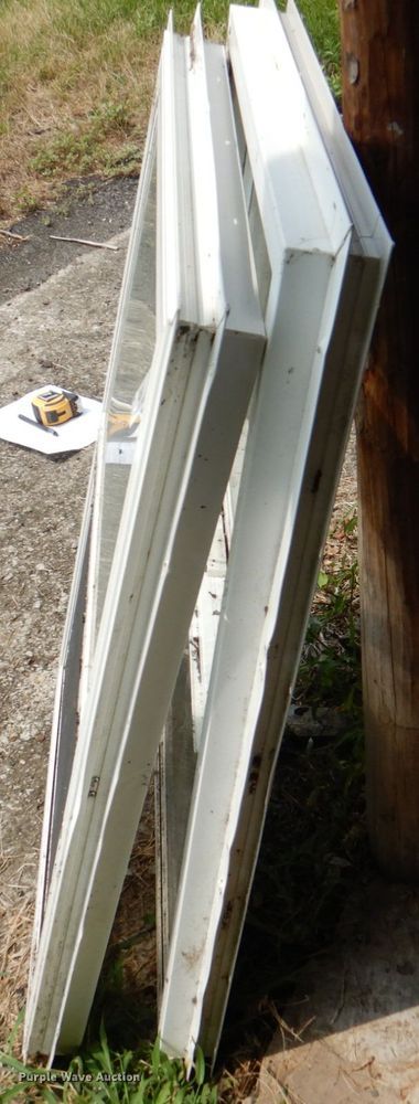 image for item KX9673 (2) windows