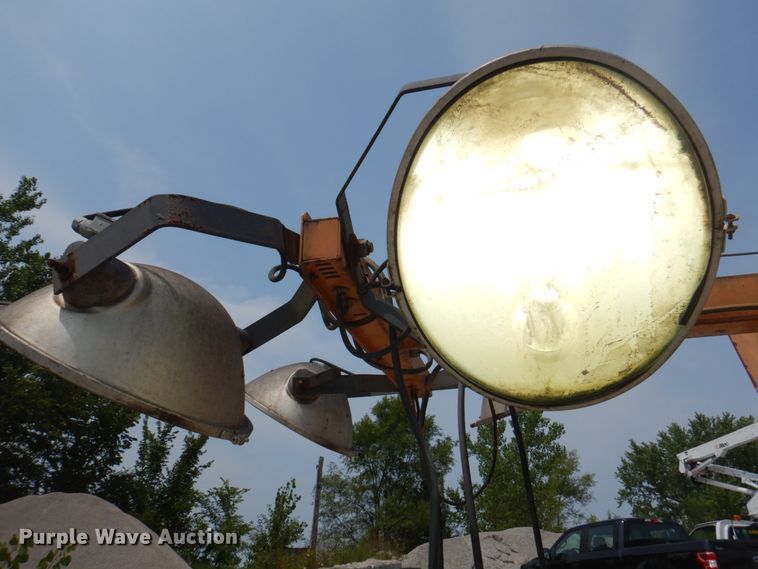 image for item KX9674 Allmand  light plant