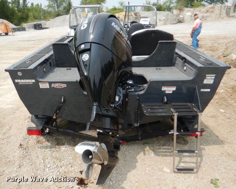 image for item KX9675 2019 Tracker Targa V18  boat