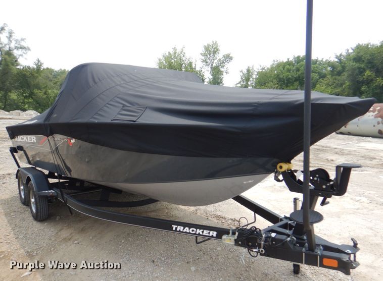 image for item KX9675 2019 Tracker Targa V18  boat