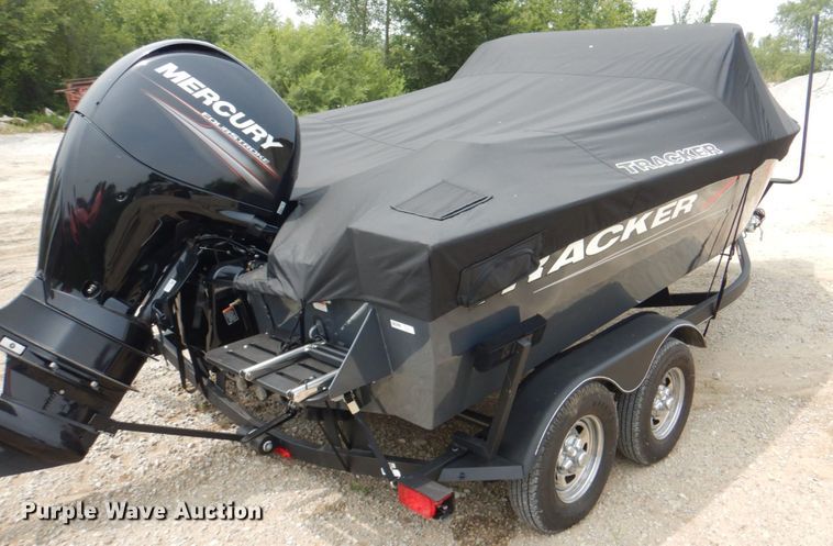 image for item KX9675 2019 Tracker Targa V18  boat