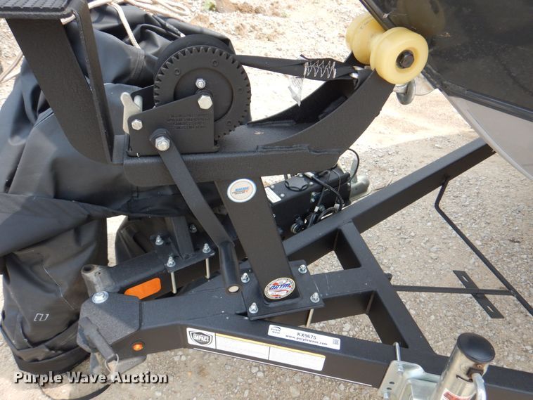 image for item KX9675 2019 Tracker Targa V18  boat