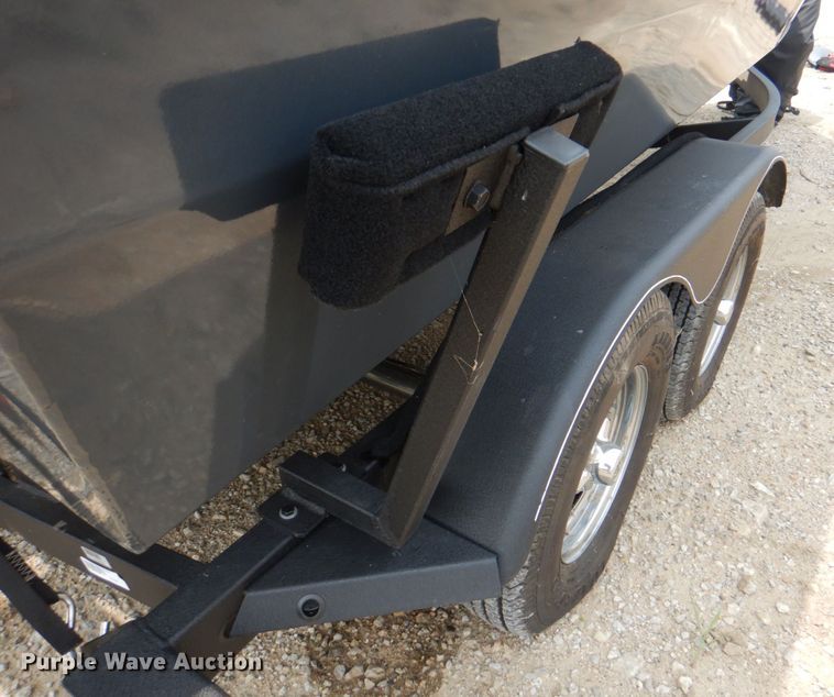 image for item KX9675 2019 Tracker Targa V18  boat